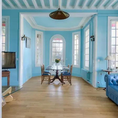 La Petite Normandy Vue تروفيي سور مير