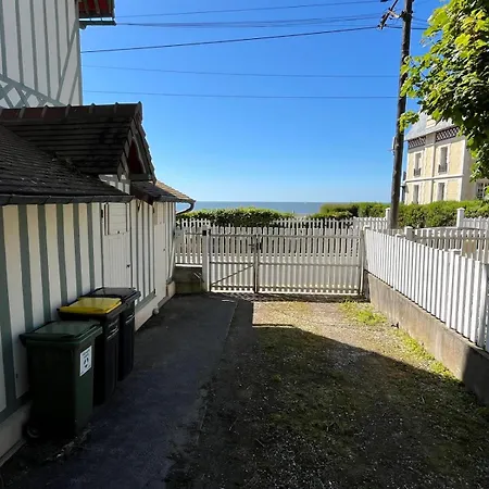 ヴィラ La Petite Normandy Vue トルヴィル＝シュル＝メール